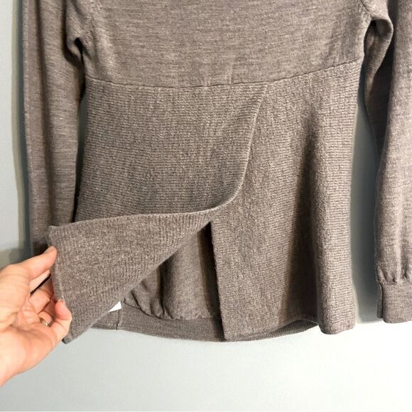 Ellen Tracy 100% Extra Fine Merino Wool Cowl Neck Split Open Back Sweater Sz S - Picture 10 of 11
